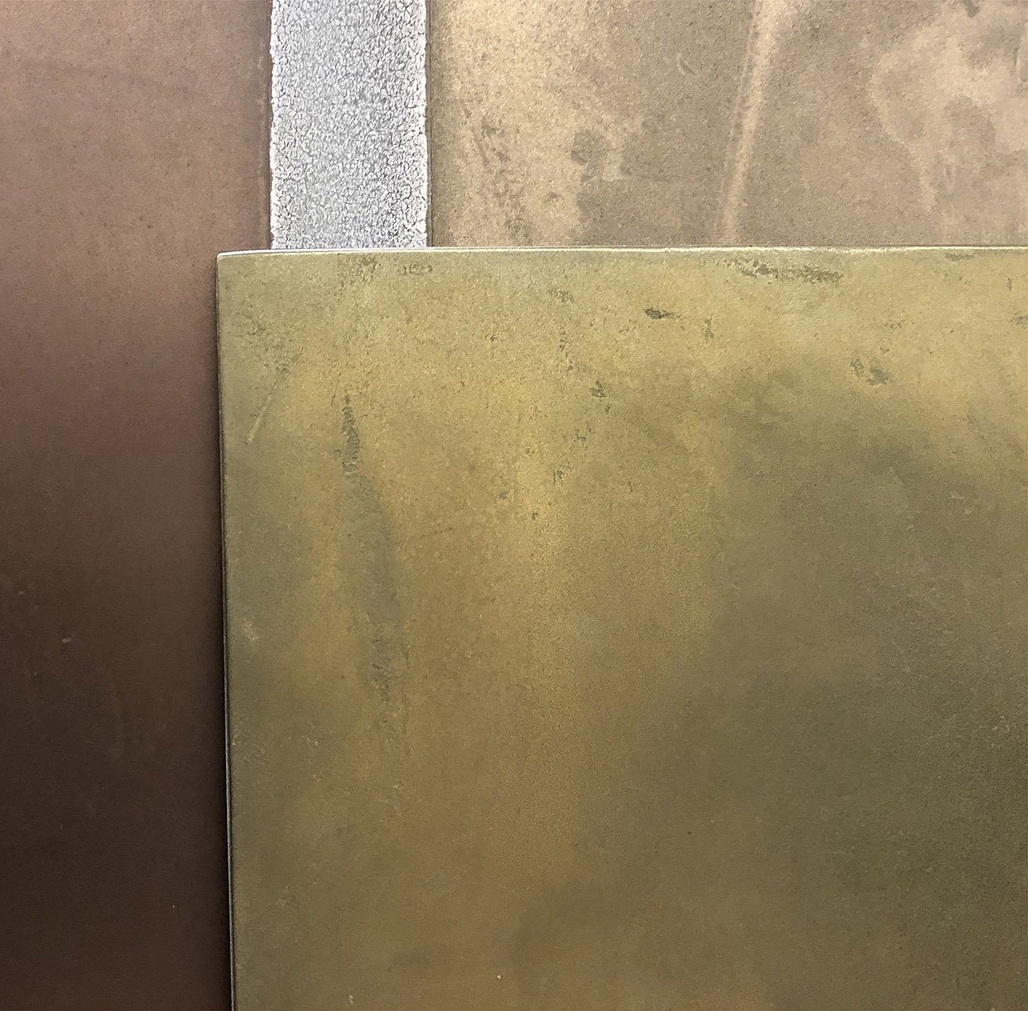 Selezione di materiali e superfici per l’appartamento